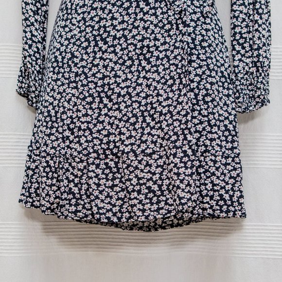 Abercrombie & Fitch Ditsy Floral Linen Real Wrap Dress - Picture 4 of 12